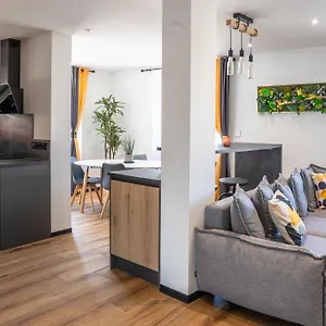  Apartment Centre De